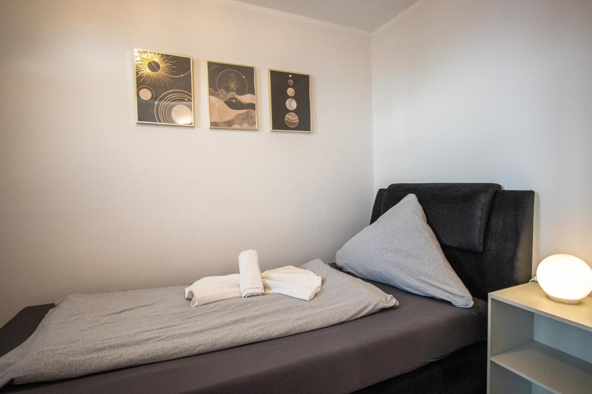 Messewohnung Fuer 5 Gaeste Mit Balkon Und Lift Appartement